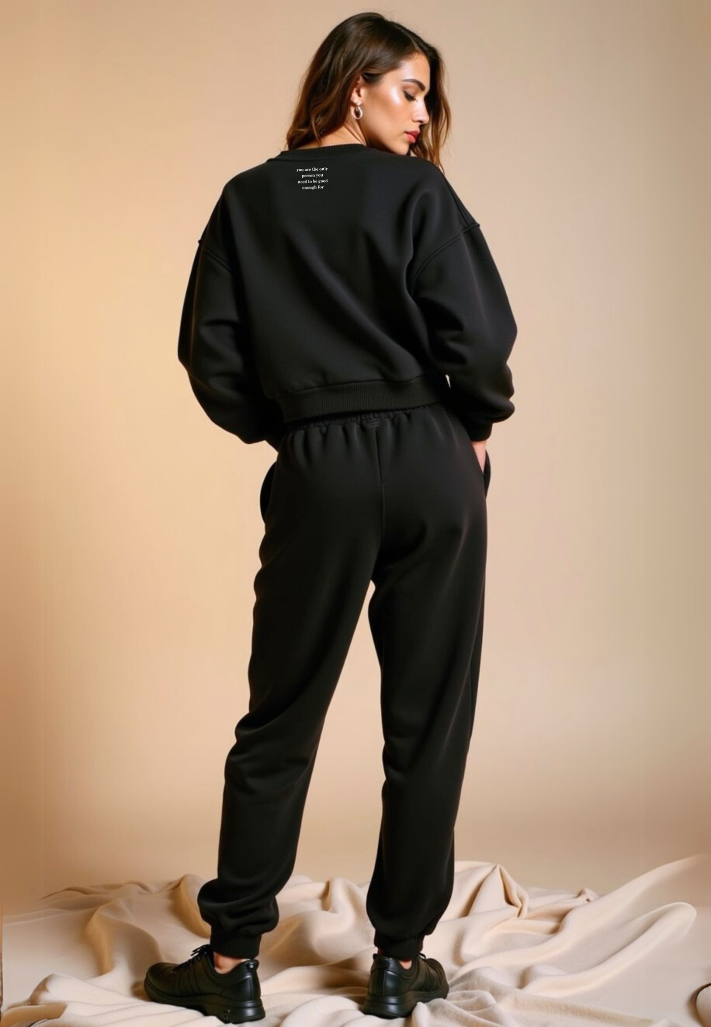 Crew Neck Sweat "GOOD ENOUGH FOR" - Schwarz