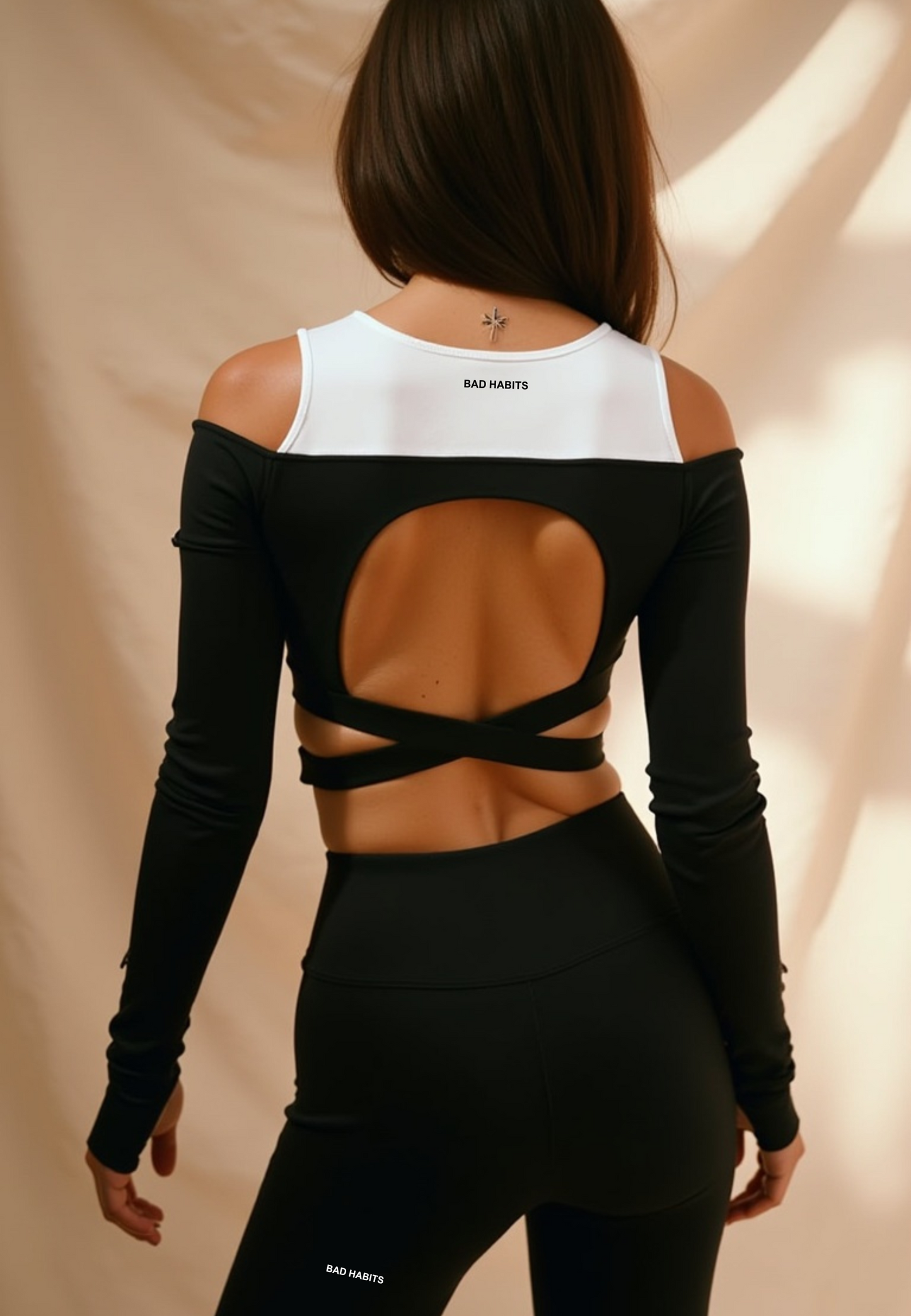 Cut Out Longsleeve "GOOD GIRL - BAD HABITS" - Schwarz/ Weiss